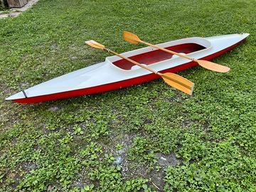 Canoa vetroresina biposto con remi pagaie Aloa