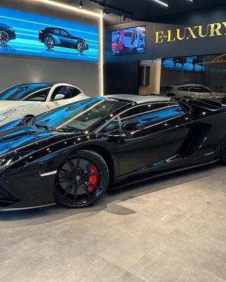 LAMBORGHINI Aventador S 6.5 V12 Roadster