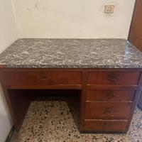 Scrivania vintage in legno massello con cassetti