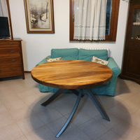 Tavolo rotondo in noce massello