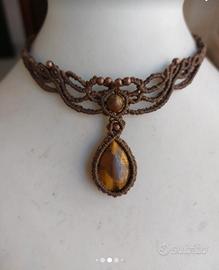 collana in macrame con Occhio di tigre