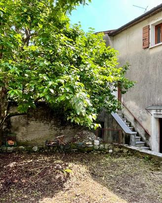 CASA SEMINDIPENDENTE A SOLAGNA