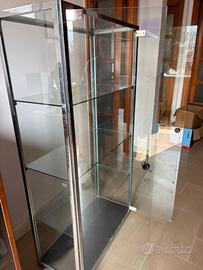 Vetrina 3 ripiani vetro e finiture cromate larghez