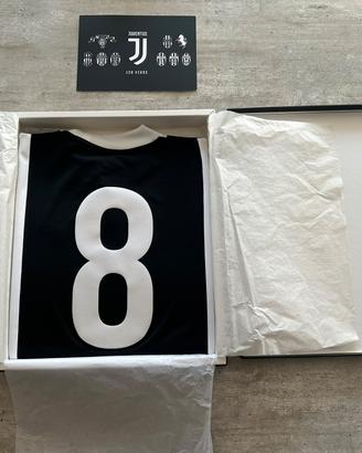 Maglia celebrativa Juventus 120 anni . Numero 8