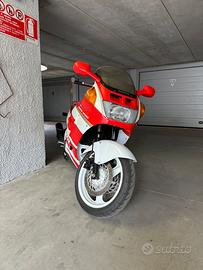 Honda CBR 1000 f
