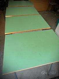 Banchi ex scuola vintage, con piano formica