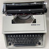 Macchina da scrivere anni 60 OLIVETTI DORA