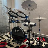 Batteria acustica da appartamento con rack e mesh