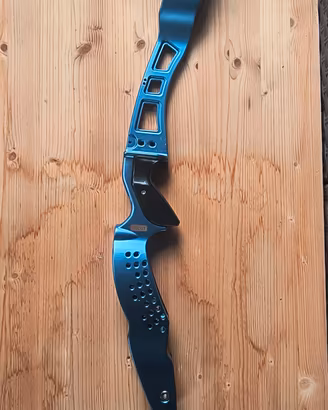 Riser per il tiro con l'arco Decut Rhino 25 "  RH 