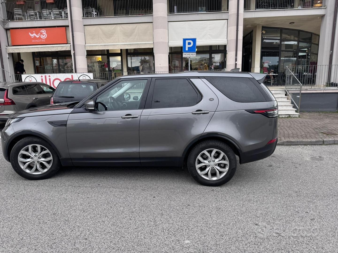 Land Rover Discovery 2017 photo 5