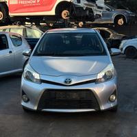 TOYOTA YARIS HYBRID - ANNO 2012 - PER RICAMBI