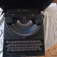 Macchina da scrivere Olivetti