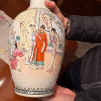 Vaso cinese in porcellana dipinto a mano