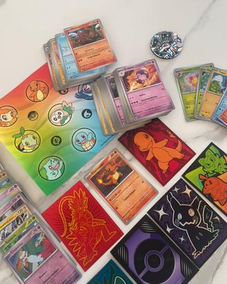 Lotto 100 Carte Pokémon + Gadget vari