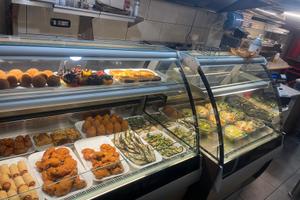 Privato attività +muri girarrosto pizzeria