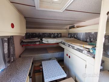 Roulotte con veranda e cucinino 