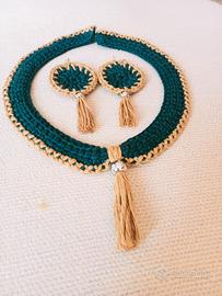 set di collana e orecchini 