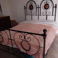 letto in ferro battuto antico
