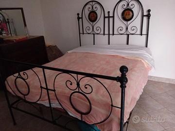 letto in ferro battuto antico