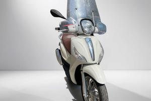 PIAGGIO Medley 150 ABS-PARABREZZA-BAULETTO!!!