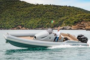 Sacs Strider 10 Mercury 2x300 Verado