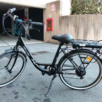Bici da città a pedalata assistita