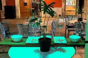 Cocktail bar e caffetteria in pieno centro di cav