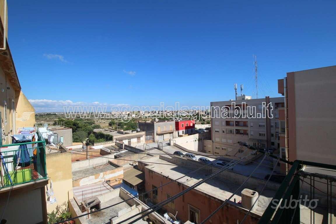 Appartamento di 180 mq circa al 3° piano - Vista 3