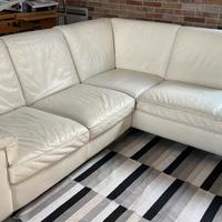 Divano in pelle bianco ottico “divani e divani”