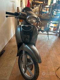 aprilia scarabeo 100
