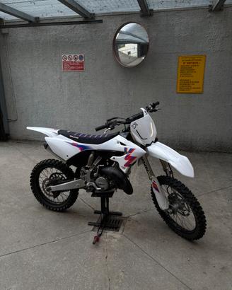 Yz 125 anniversario