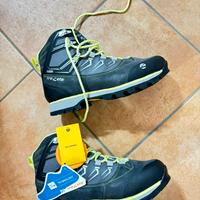 Scarponi nuovi da trekking trezeta