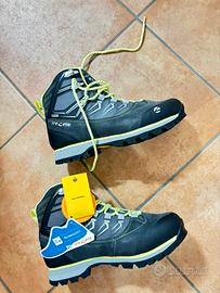 Scarponi nuovi da trekking trezeta
