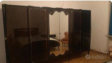 Stanza da letto Antica  con poltrone