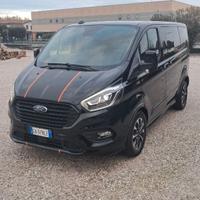 Ford Tourneo Custom Sport con gancio traino