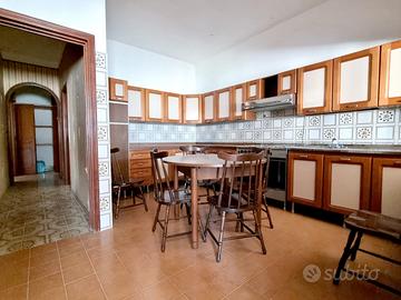 Semindipendente al piano primo con area solare