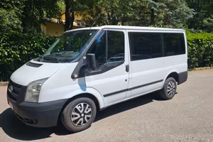 ford 9 posti