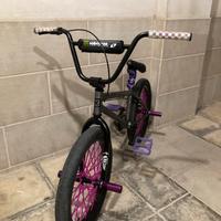 Kink Bmx Curb 20’ da freestyle
