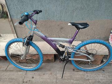 Bicicletta da cross per ragazzo. 