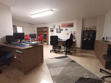 Ufficio 87 mq. in posizione strategica-Via Sampolo