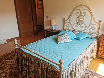 Letto in ferro battuto 1 p. 1/2 e materasso 