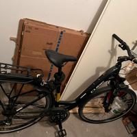 Bicicletta Cube Touring