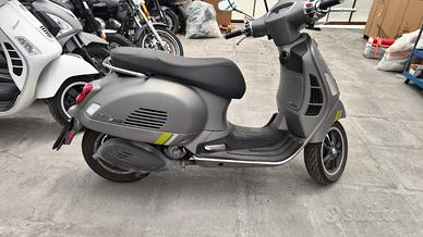 Vespa GTS 300 SUPERTECH del 2024 USATO
