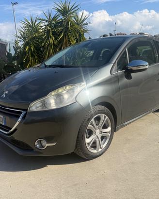 Peugeot 208 1.4 HDi 68 CV 3 porte Allure