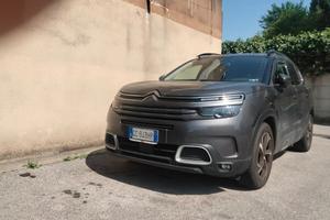 C5 Aircross, tenuta benissimo, sempre box