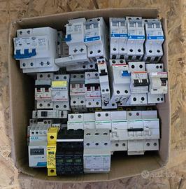 Lotto magnetotermici ABB Siemens Schneider BTicino