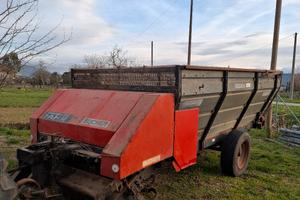 carica erba  autocaricante  usato buono  BUCHER