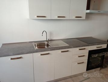 CUCINA NUOVA MAI UTILIZZATA