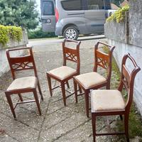 Tavolo vintage e quattro sedie 