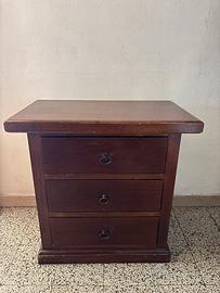 Comodini in legno color noce